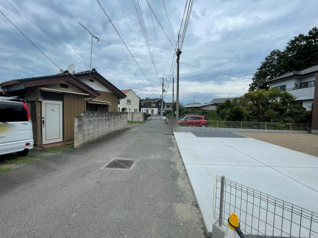新築戸建・新築建売　桐生市相生町2丁目　相生小学校・相生中学校の前面道路含む現地写真
