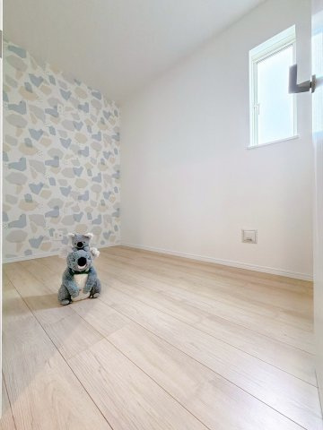 【その他】 | 高崎市並榎町　新築住宅 | 2階フリースペース。
エアコン用コンセント・テレビ端子つきでテレワークや趣味のお部屋にもできます。