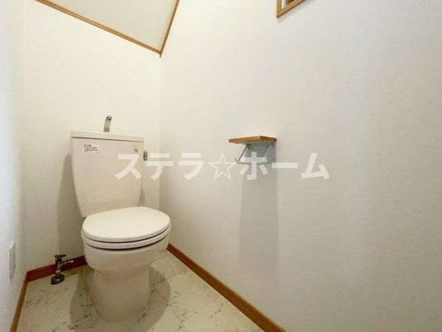 菅原2 中古戸建のトイレ|コンパクトで使いやすいトイレです