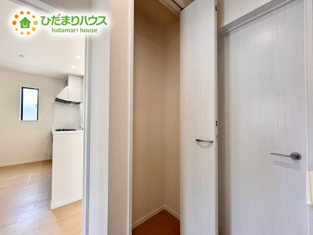 第7上尾二ツ宮Ⅱ期　新築戸建　ハートフルCの収納|1階廊下収納