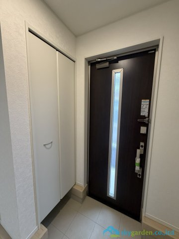 秦野市堀西第26　新築戸建　全1棟1号棟の玄関