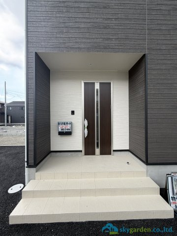 秦野市堀西第26　新築戸建　全1棟1号棟の玄関
