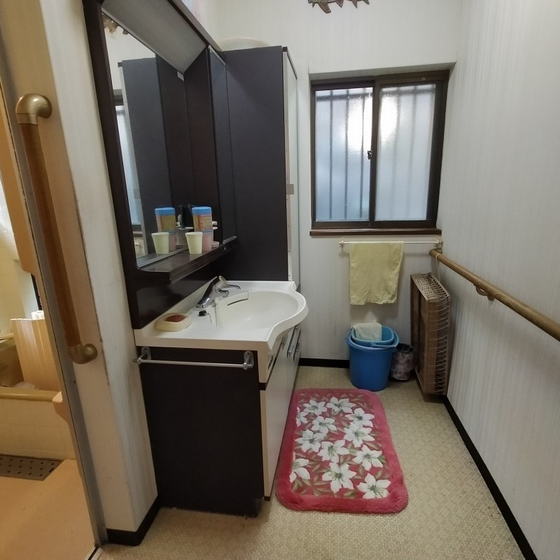 須佐町中古戸建の洗面所