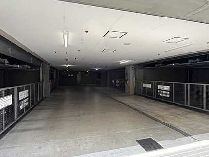 ライオンズマンション舟入本町の駐車場