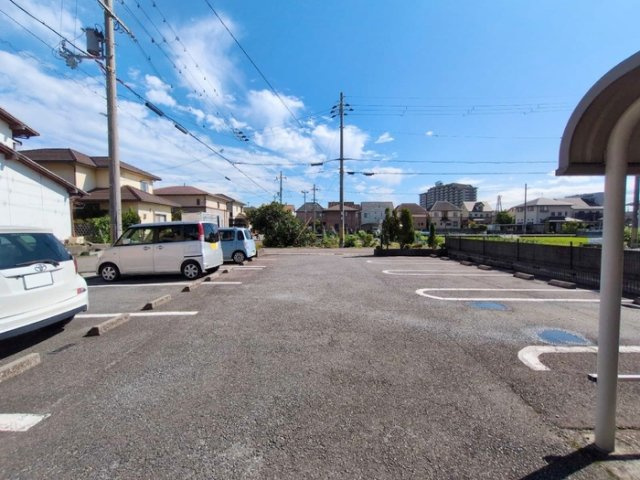 サンセジュール山水の駐車場