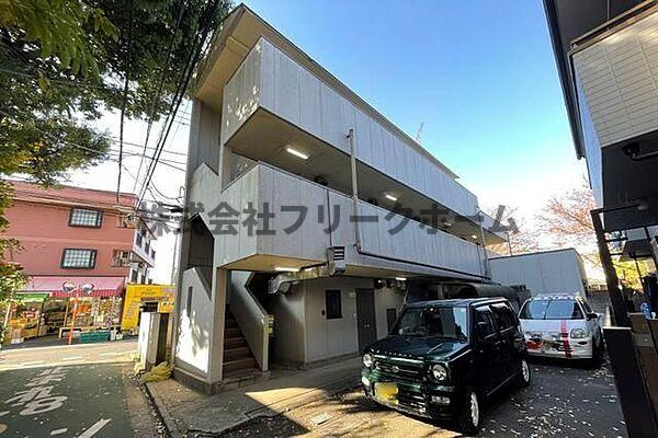 三鷹市牟礼４丁目の賃貸マンションのエントランス