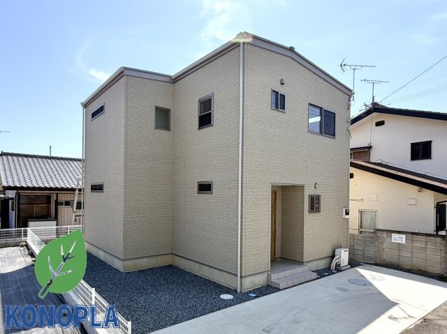 【中古戸建】藤岡市立石の外観|■外観｜特徴のある個性的な住まいと美しい街並み、そして住みやすい環境を、ぜひ現地でご覧になりませんか。お気軽にお問合せください(^^)  