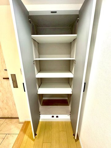 パーク・ハイム山手の収納|収納力に優れ、玄関の美しさを維持できる設計となっています。