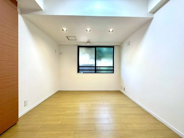 パーク・ハイム山手の洋室|静かな環境で落ち着いた時間を過ごせる、プライベート性の高い洋室となっています。