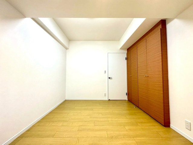 パーク・ハイム山手の洋室|室内は清潔感があり、どなたにも好まれるシンプルで上質な仕上がりです。