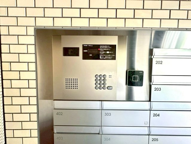 パーク・ハイム山手のその他共用部分|モニター付オートロックでセキュリティも安心です。
