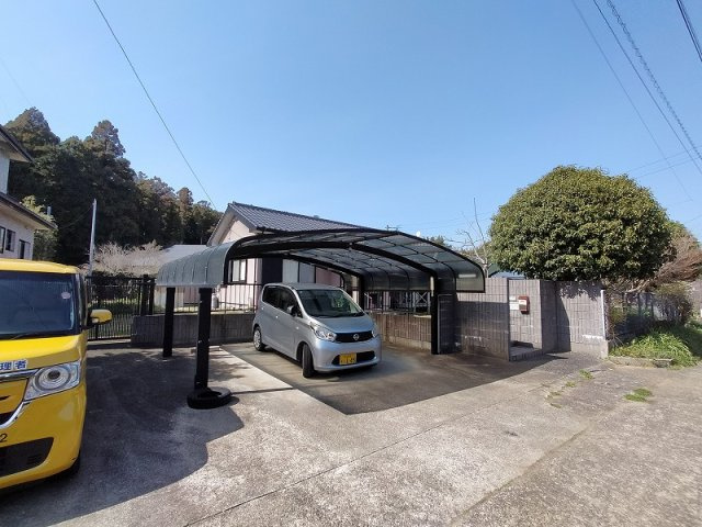 大村市東野岳町平屋建の駐車場