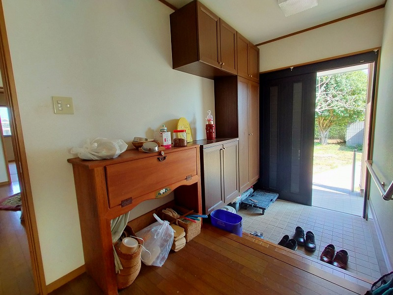大村市東野岳町平屋建の玄関