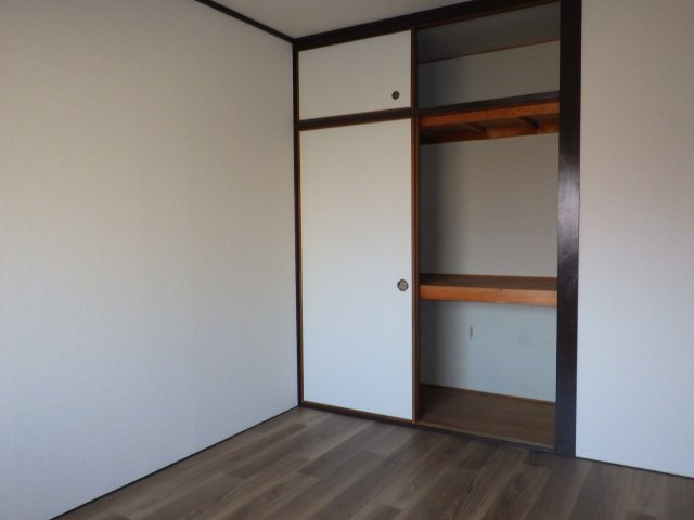レジデンスサノの洋室