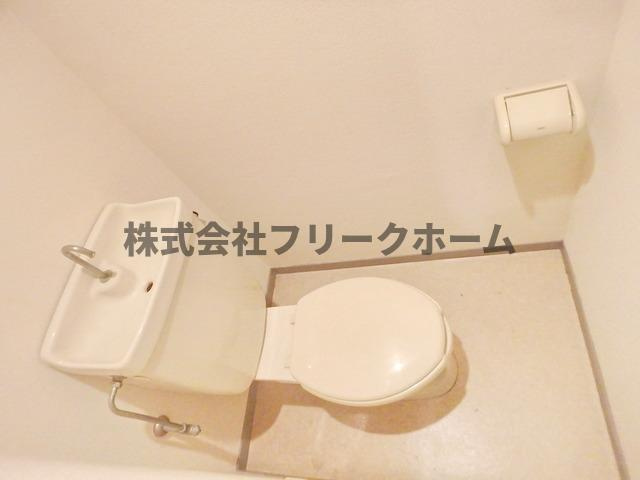 三鷹市下連雀９丁目の賃貸マンションのトイレ