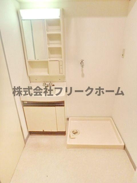 三鷹市下連雀９丁目の賃貸マンションの洗面所
