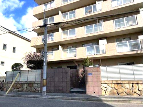 六甲篠原パークマンションの外観|１階ならではの平屋の戸建感のあるお部屋