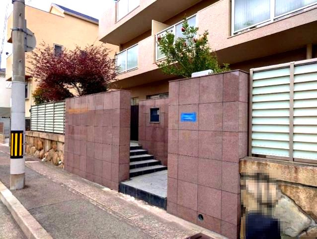 六甲篠原パークマンションの玄関|南側専用玄関