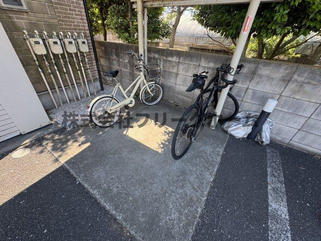 三鷹市野崎３丁目のアパート