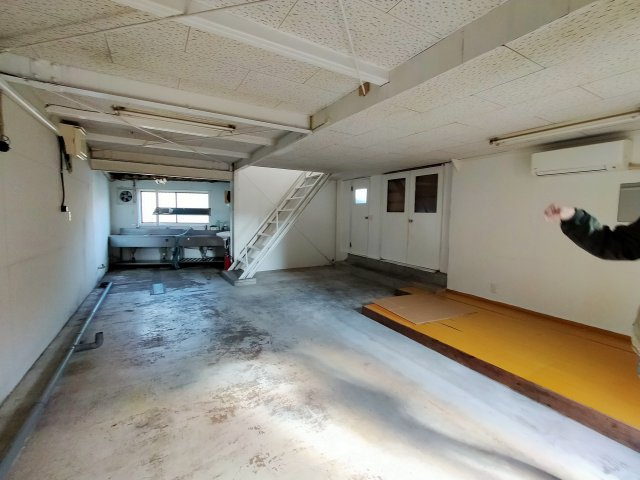 日宇町住居兼作業場　倉庫付きの設備
