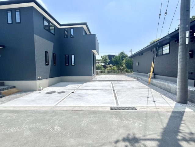 【駐車場】