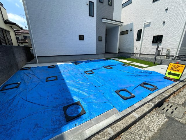 駐車場２台？いや３台？それだけユトリある広い家。そう、大は小を兼ねる。気持ちも大きく心豊かに、、何言っているか分かりませんが、とにかく良いです、ココ。な、『瀬谷区南台１丁目』新築戸建の駐車場|駐車場です