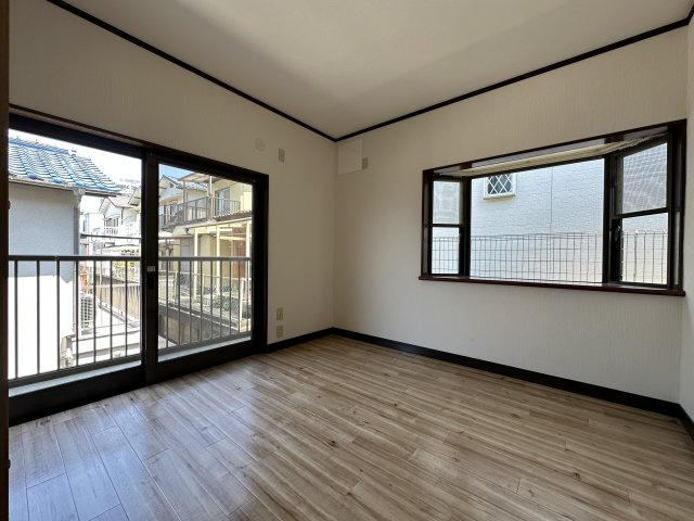 明石市魚住町西岡戸建の洋室