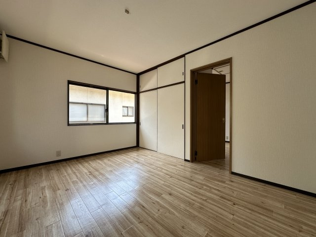 明石市魚住町西岡戸建の洋室