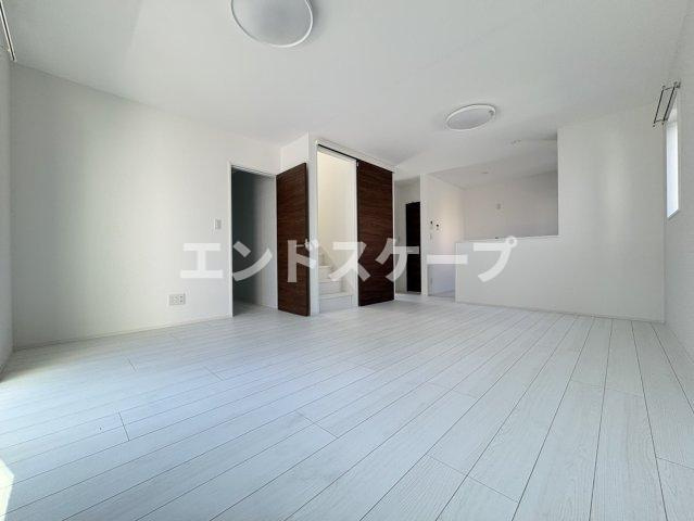 ヴィル・エテルネルの居間・リビング|高崎、前橋のお部屋探しはエンドスケープまで！お客様の理想お聞かせ下さい♪