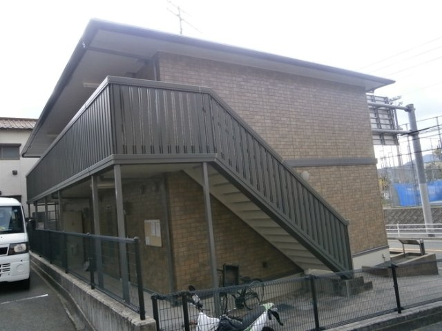 スクールサイド若藤の外観