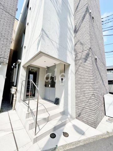 Ludens沼袋MAXIVDUEのエントランス