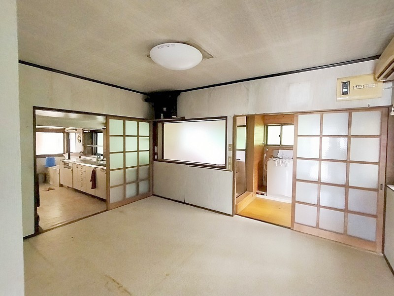 自然豊かな上柚木町一戸建の洋室