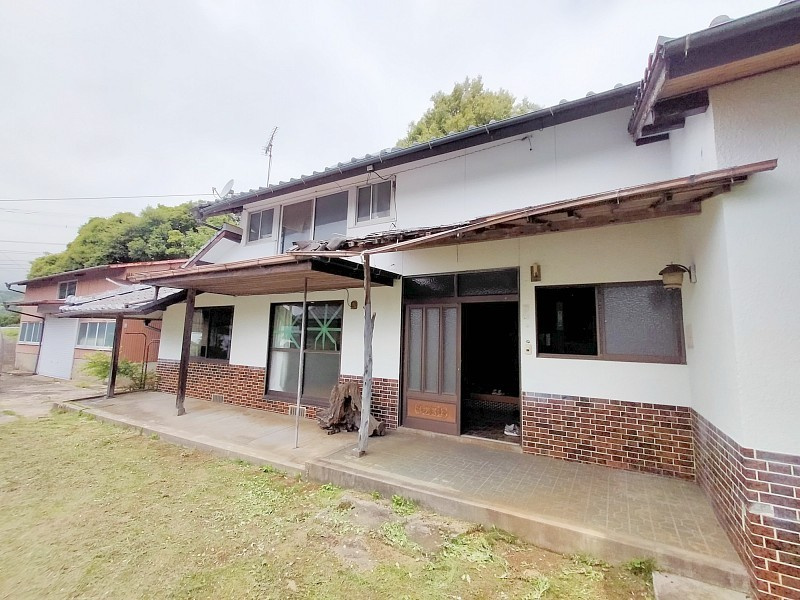 自然豊かな上柚木町一戸建の外観