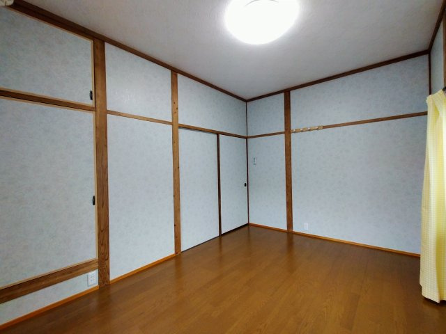 家庭菜園を楽しめる黒髪町戸建て　の洋室