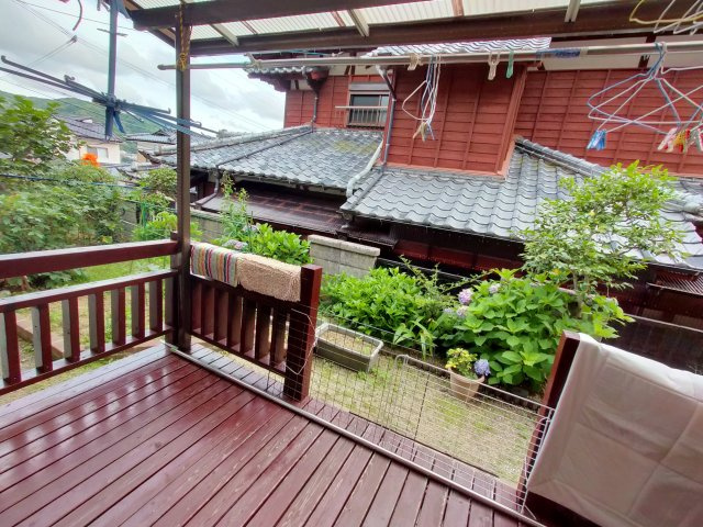 家庭菜園を楽しめる黒髪町戸建て　のバルコニー