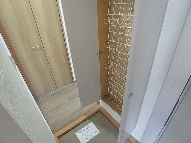 ソファレ菊水の玄関|シューズBOXも完備