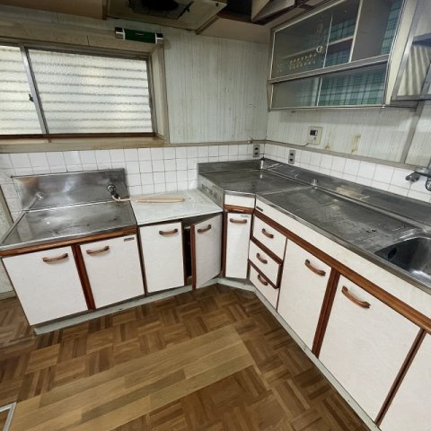 花園町一戸建のキッチン