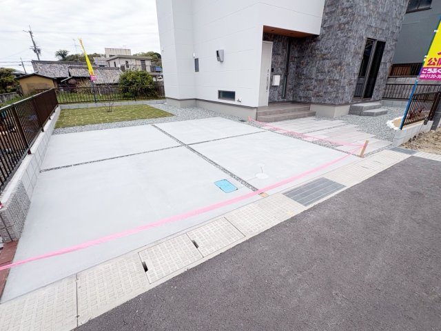 淡輪駅前　新築一戸建ての駐車場