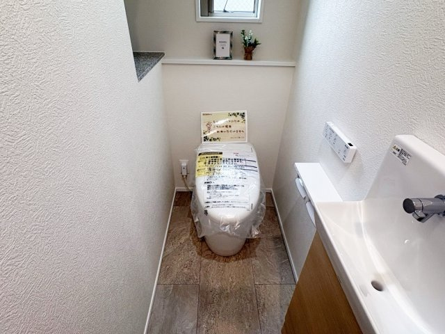 淡輪駅前　新築一戸建てのトイレ