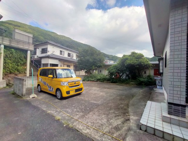 小佐世保町戸建の駐車場