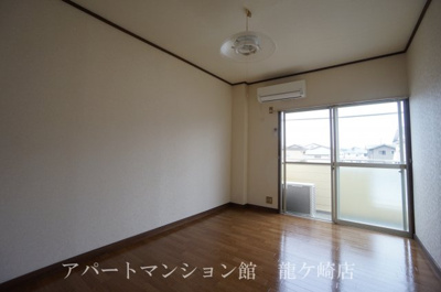 【居間・リビング】 | セントラルパーク | ※写真は全て同間取り205号室使用