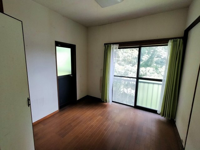 藤原町戸建ての洋室