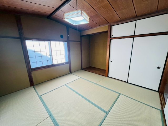 筑西市下川島-7 リフォーム物件　の和室|〇和室　8帖〇
急な来客にも対応できるお部屋です♪
2026年4月撮影