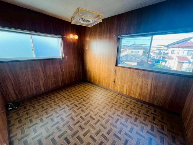 筑西市下川島-7 リフォーム物件　の洋室|〇洋室　6帖〇
収納部屋としても、ご自身の好きなプライベート空間としてもご使用いただけます♪
2026年4月撮影