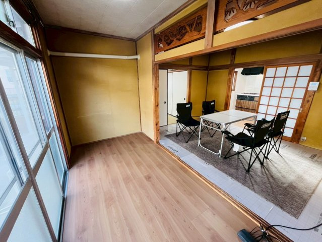 筑西市下川島-7 リフォーム物件　のその他|〇板の間〇
のんびり日向ぼっこもできます（＾＾） 
2026年4月撮影