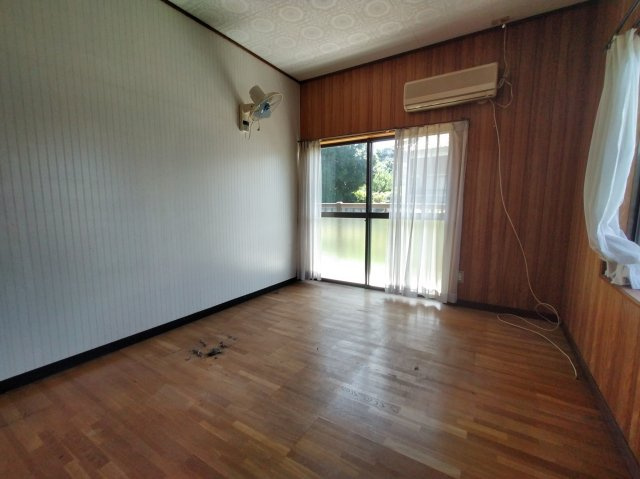 吉岡町一戸建の洋室