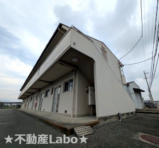 ハローハイツの外観