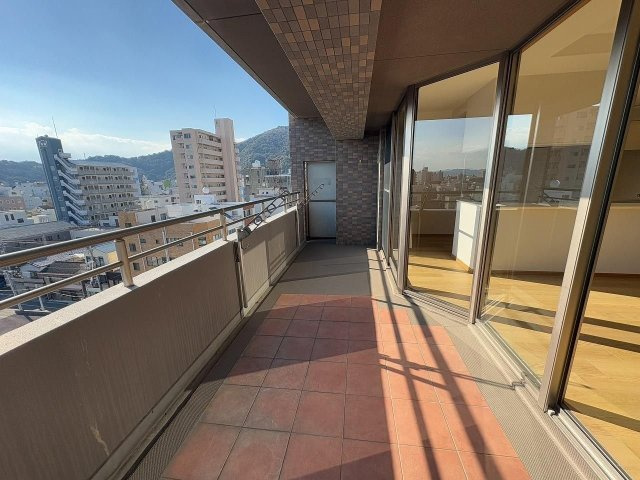ロイヤルガーデン伊月町のバルコニー