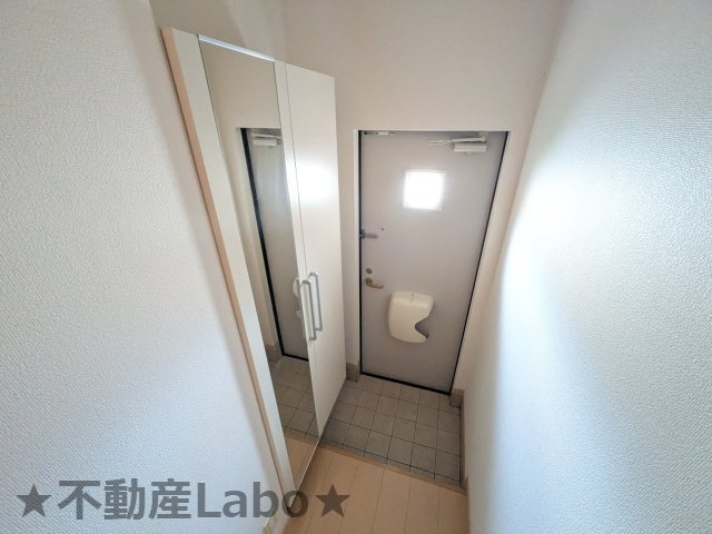 グリーンハイツ古城Aの玄関