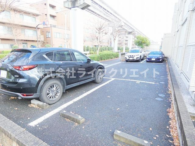 エスパシオの駐車場